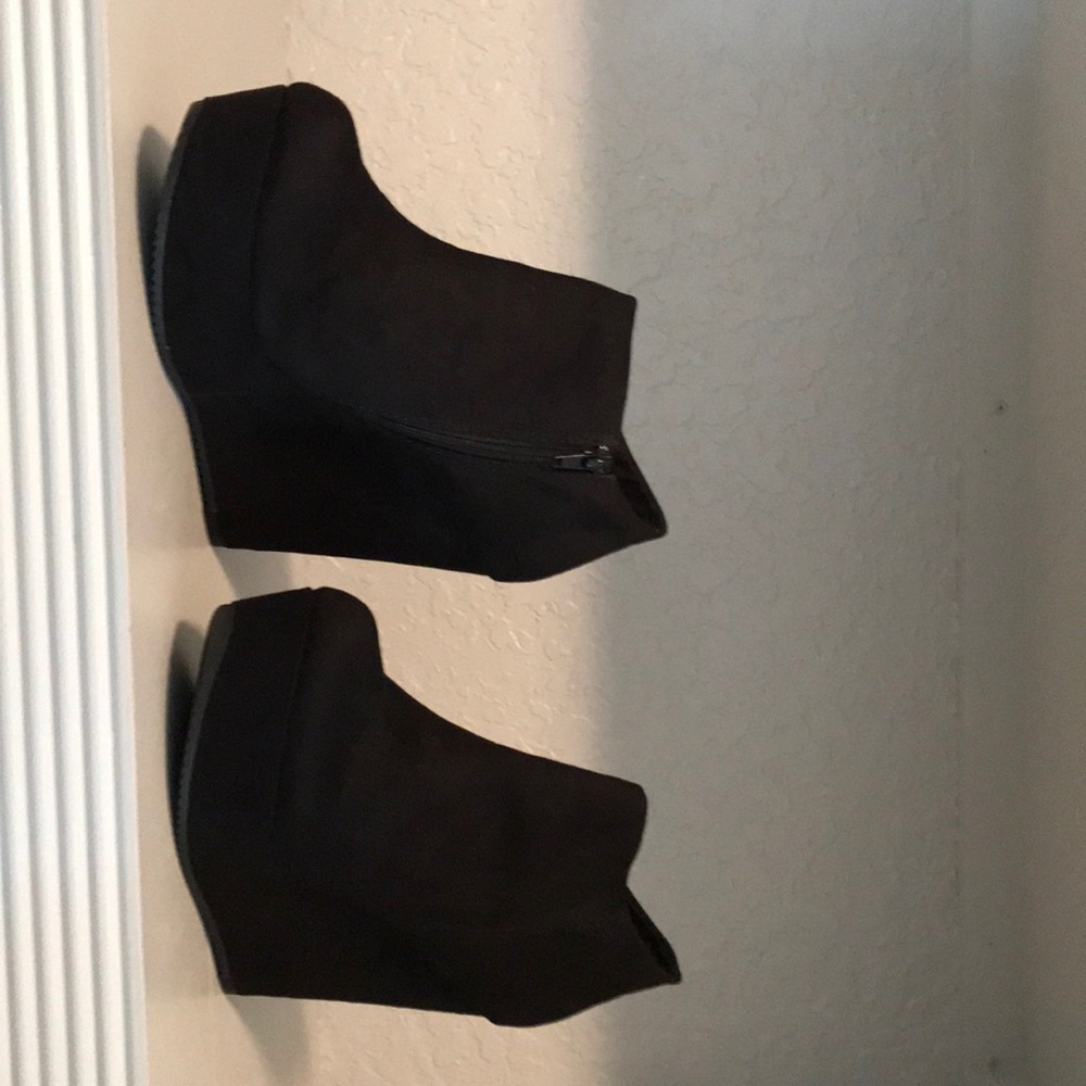 Aldo black wedge booties size9